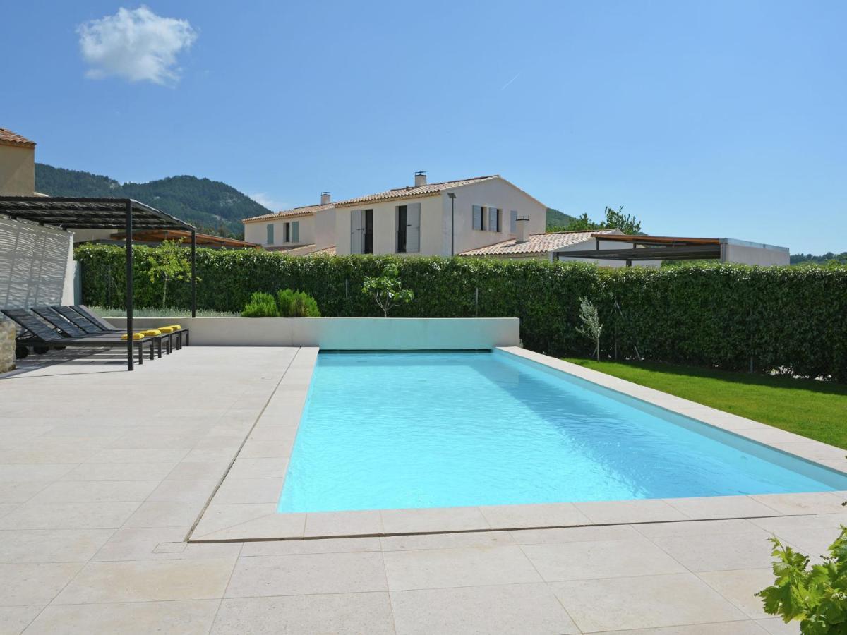 Vibrant Villa In Malauc Ne With Private Garden Malaucène الغرفة الصورة